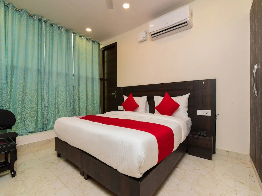 FabHotel Royal Galaxy