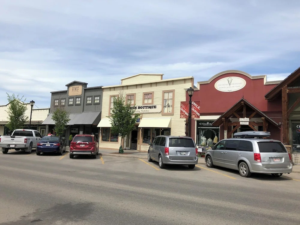 Rocky Mountain View Bed & Breakfast