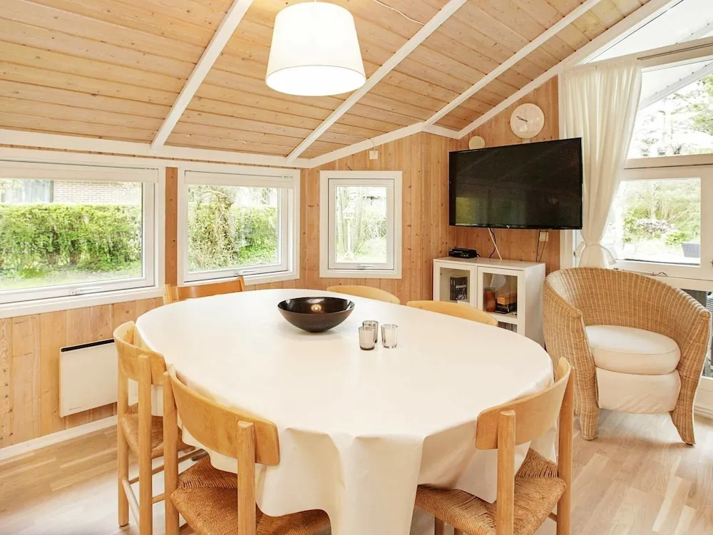 Gorgeous Home In Væggerløse With Sauna