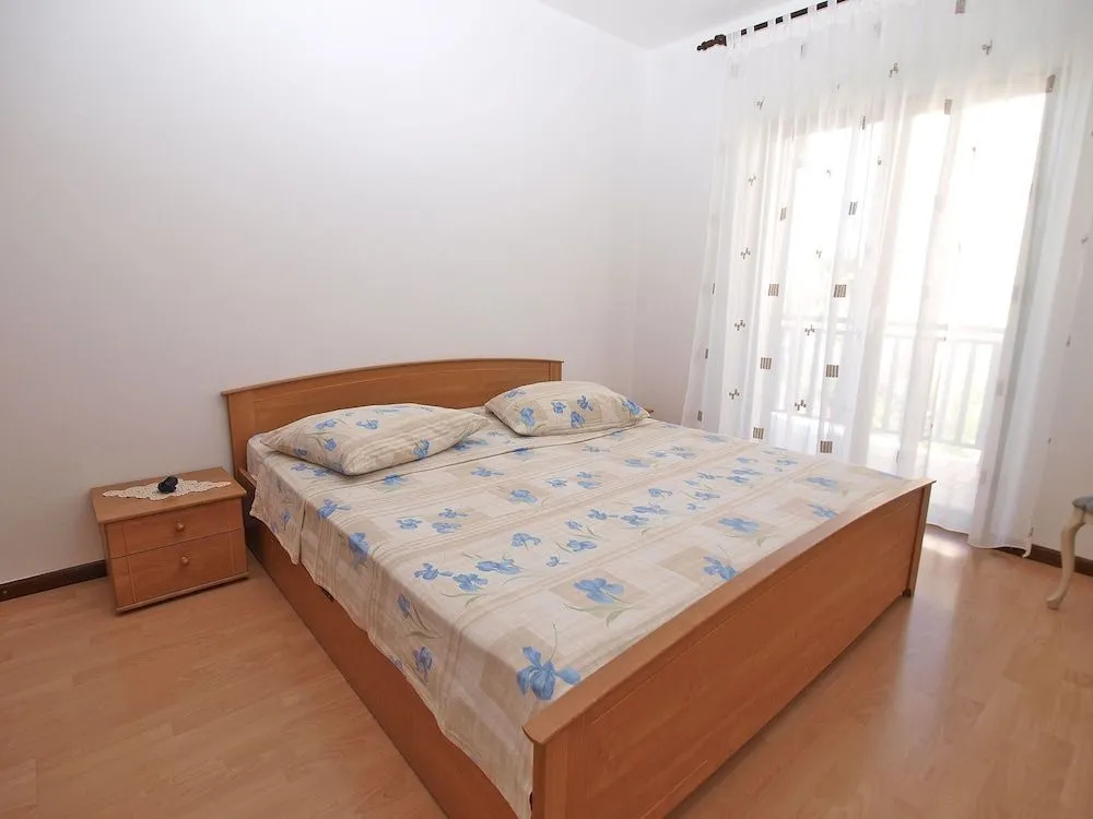 Apartment 914