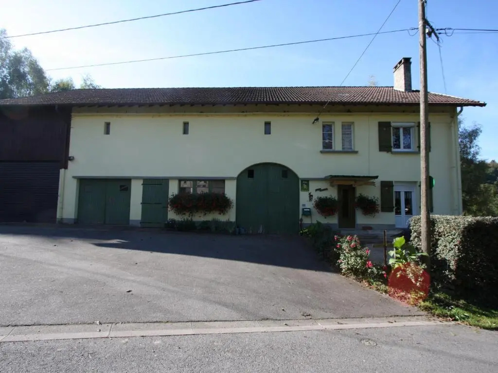 Gîte spacieux en ancienne ferme rénovée, idéal pour familles et amis - proche randos et sites touristiques - FR-1-589-6