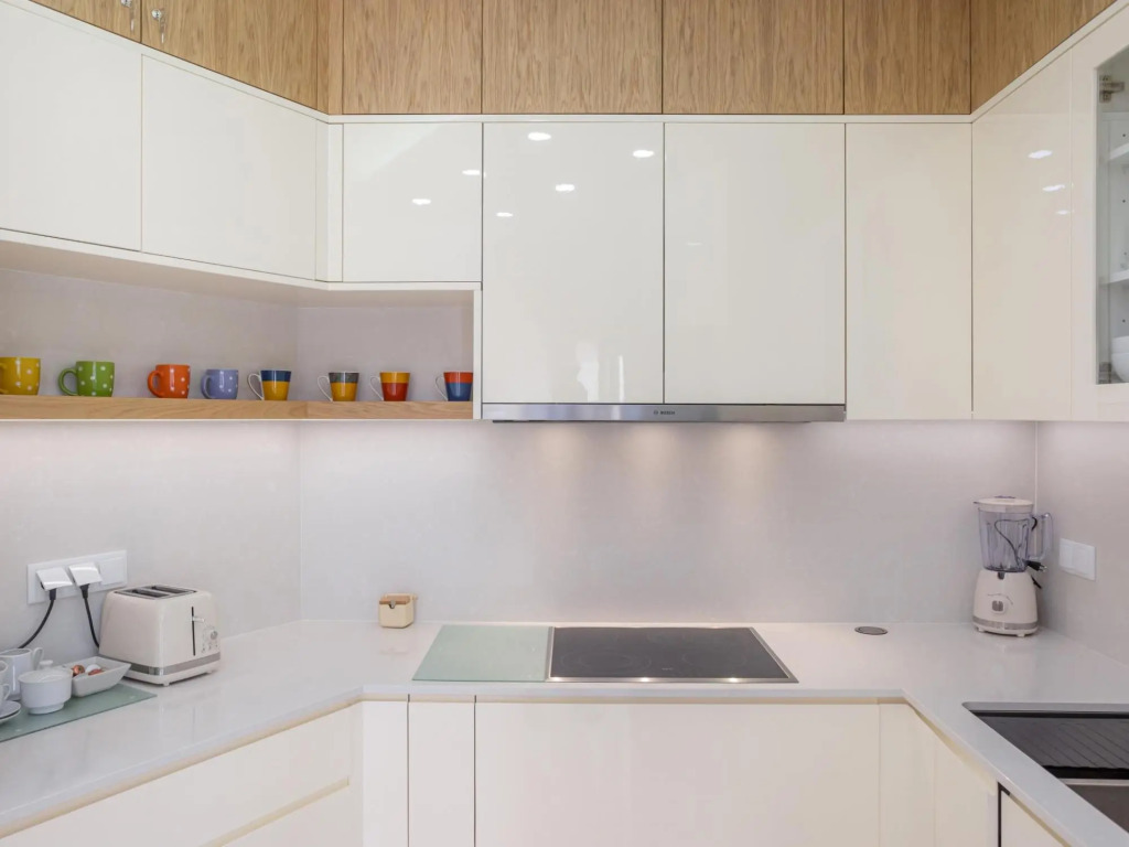 Terrace Beach Apartment by Rent4all