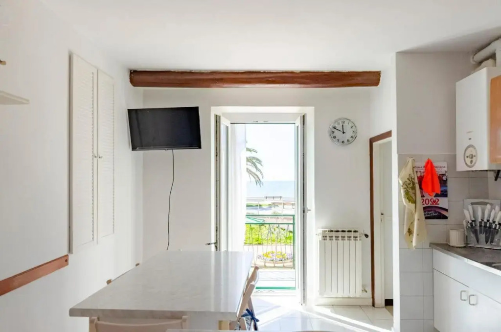 ALTIDO Great Flat with Balcony & Sea View near Beach