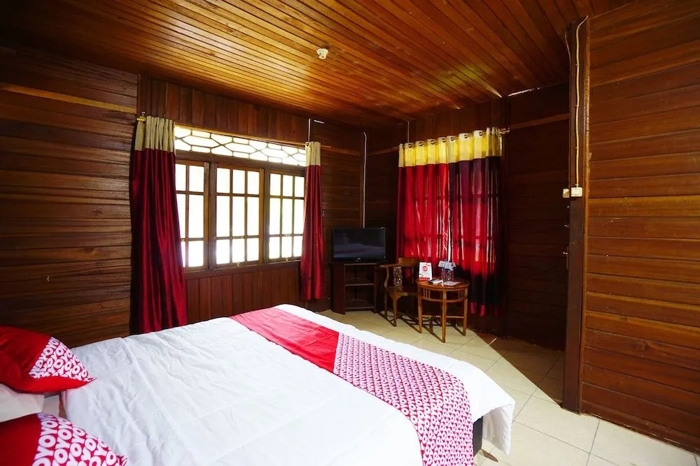 OYO 1254 Golden Lake Resort