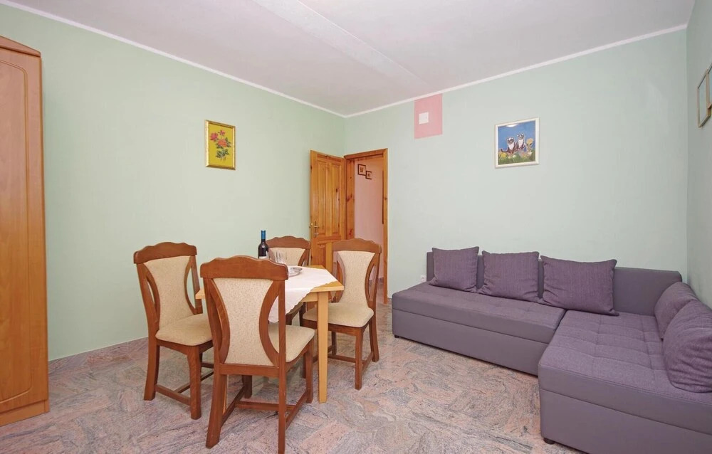 Awesome Home in Makarska With Wifi and 1 Bedrooms
