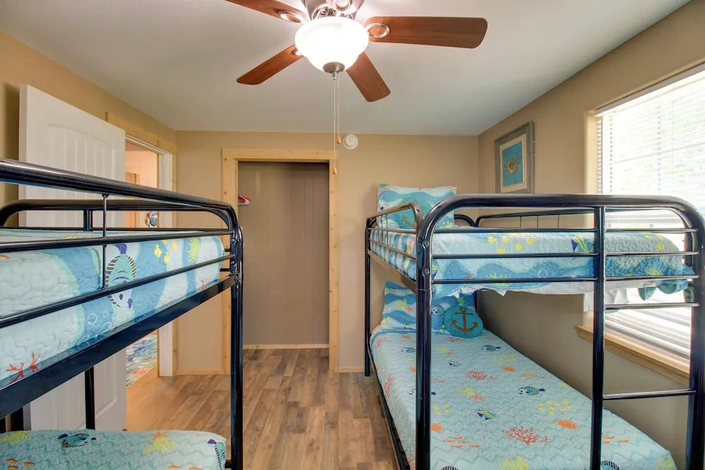 Beaches, Fishing & More! Rockport Getaway w/ Deck