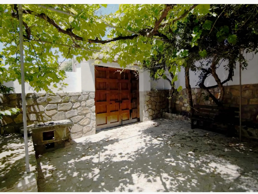 Countryside Cottage With Pool