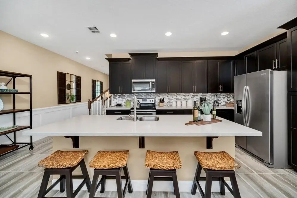 Brand New 5 Bed Solara End Unit Town Home 5 Bedroom Townhouse by Redawning