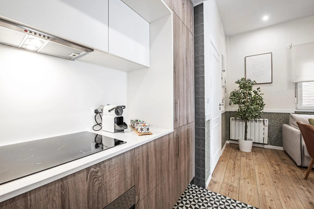 Stunning & Bright 2BD 2BTH – CITY CENTER -GRAN VIA