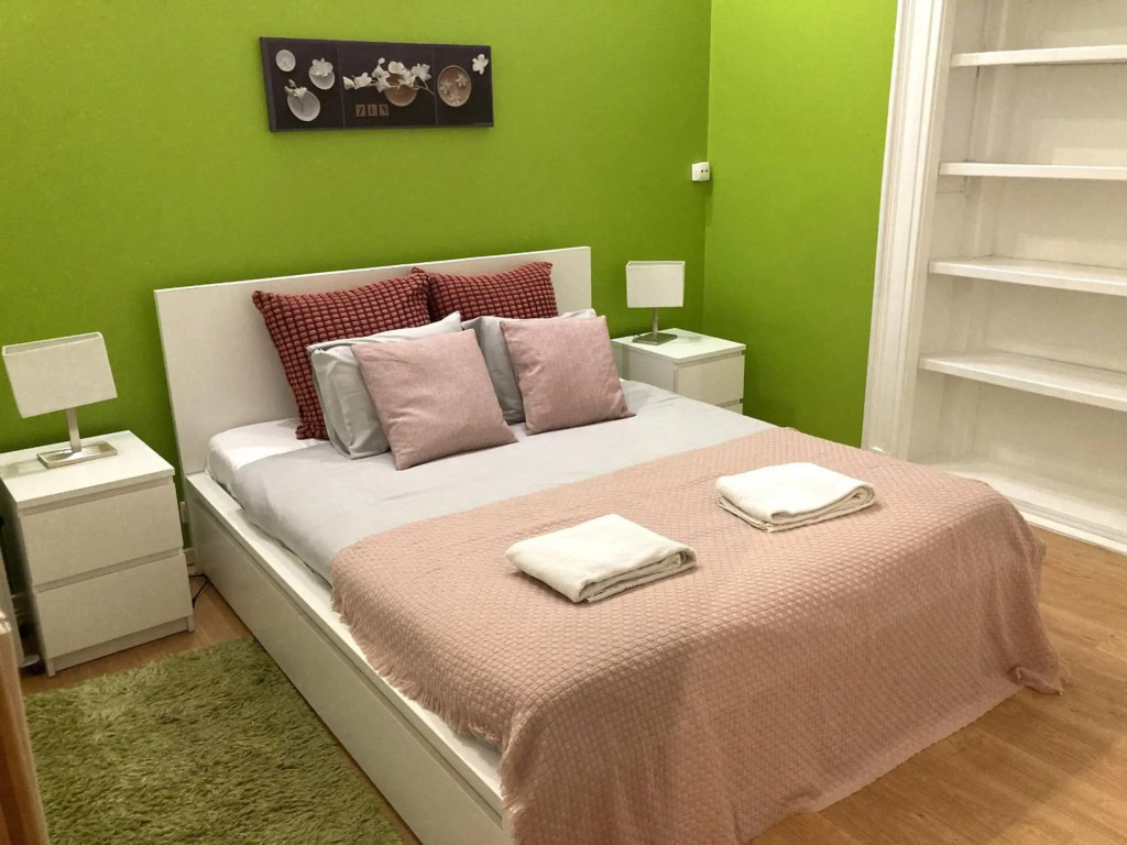 Lisbon T2 apartment in typical villa in Sapadores Lisbon