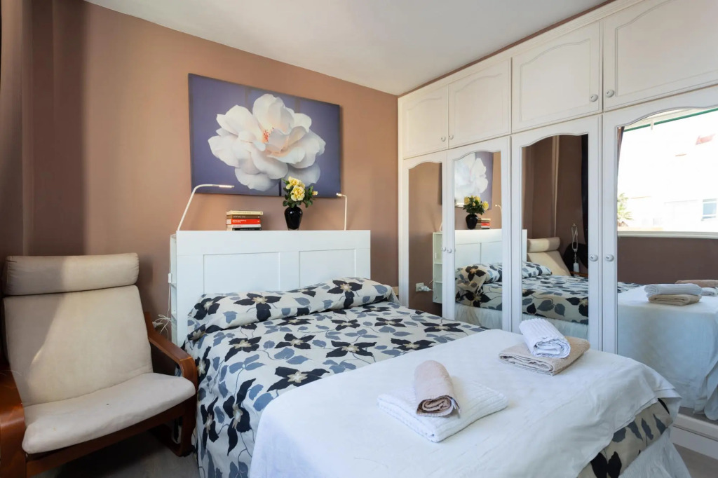 Home2Book Charming Sea Front House