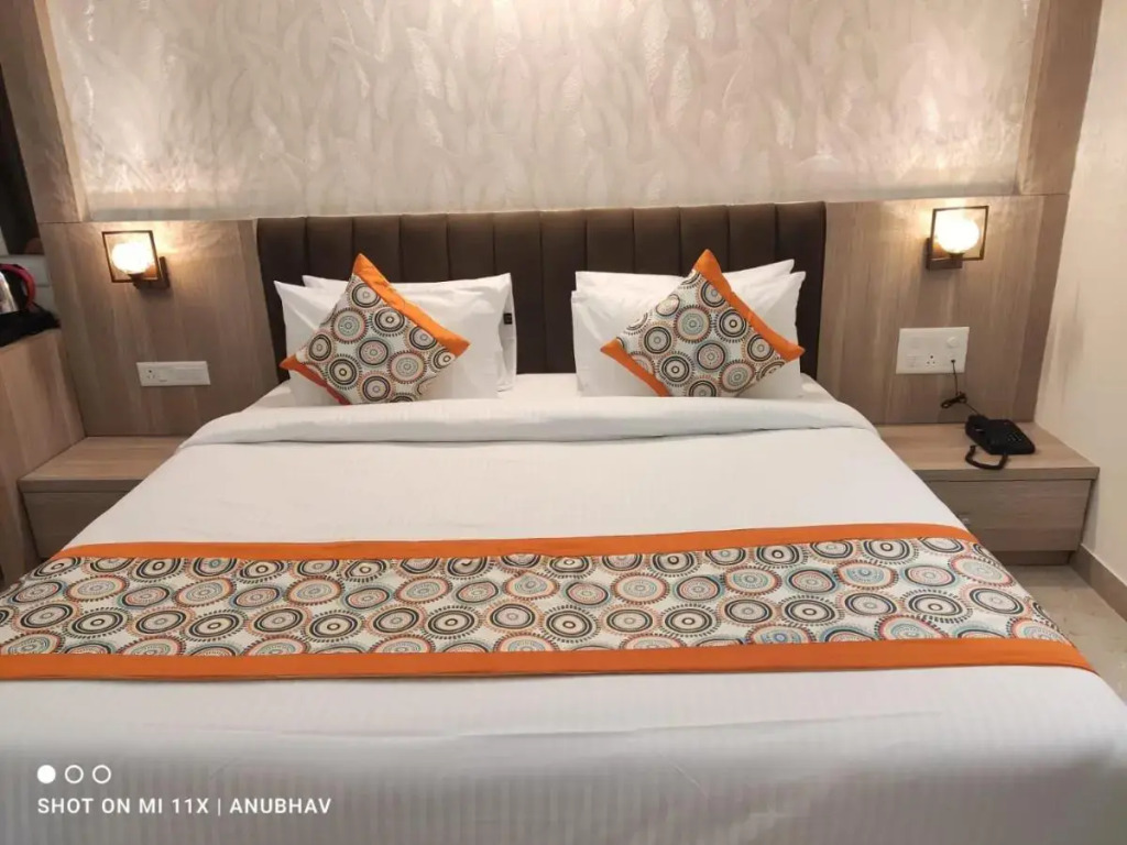Hotel Golden Petals