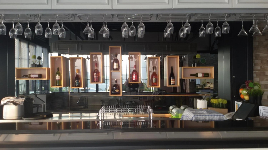 Airy Boulevard Ahmad Yani 17 Manado