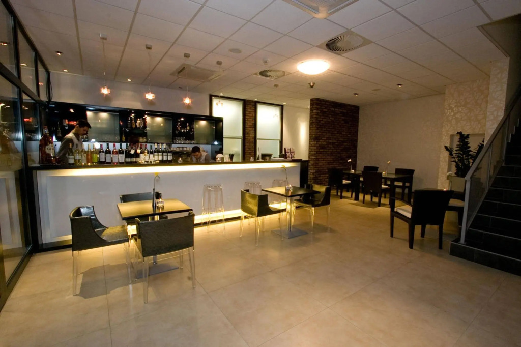 Hotel Dolphin