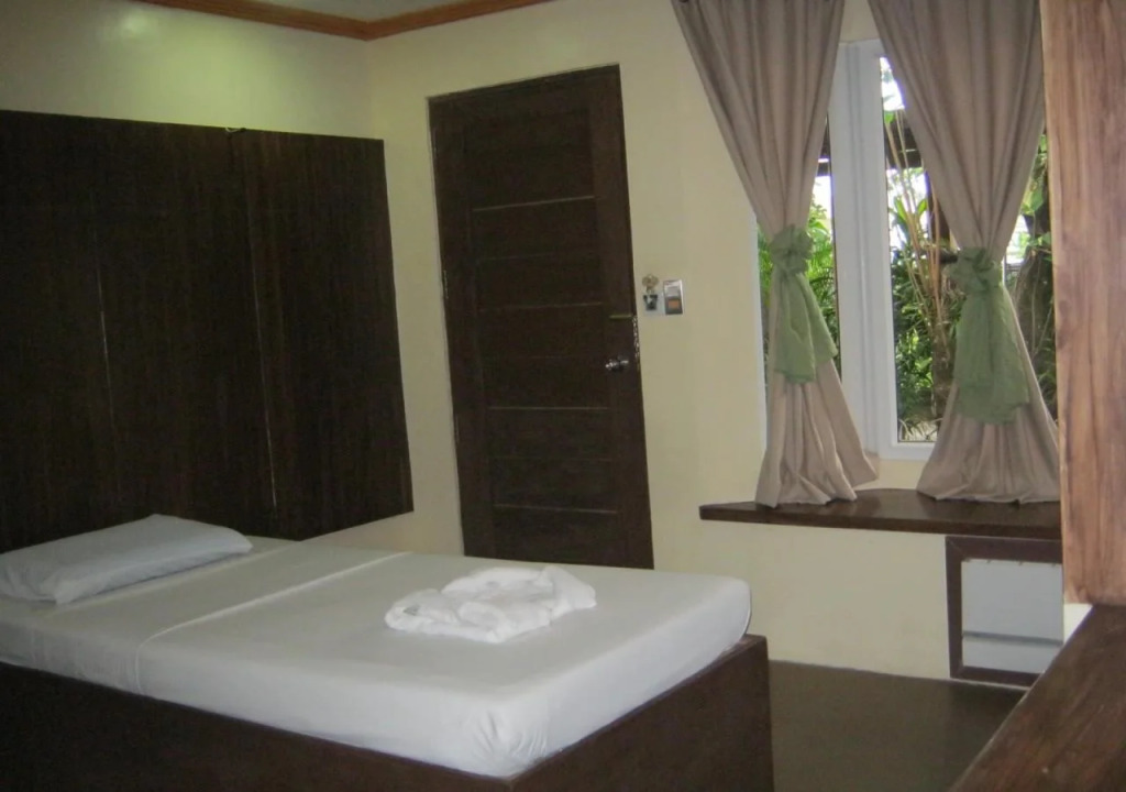 Sikatuna Beach Hotel