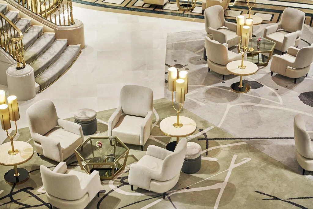 Отель Four Seasons Hotel Madrid