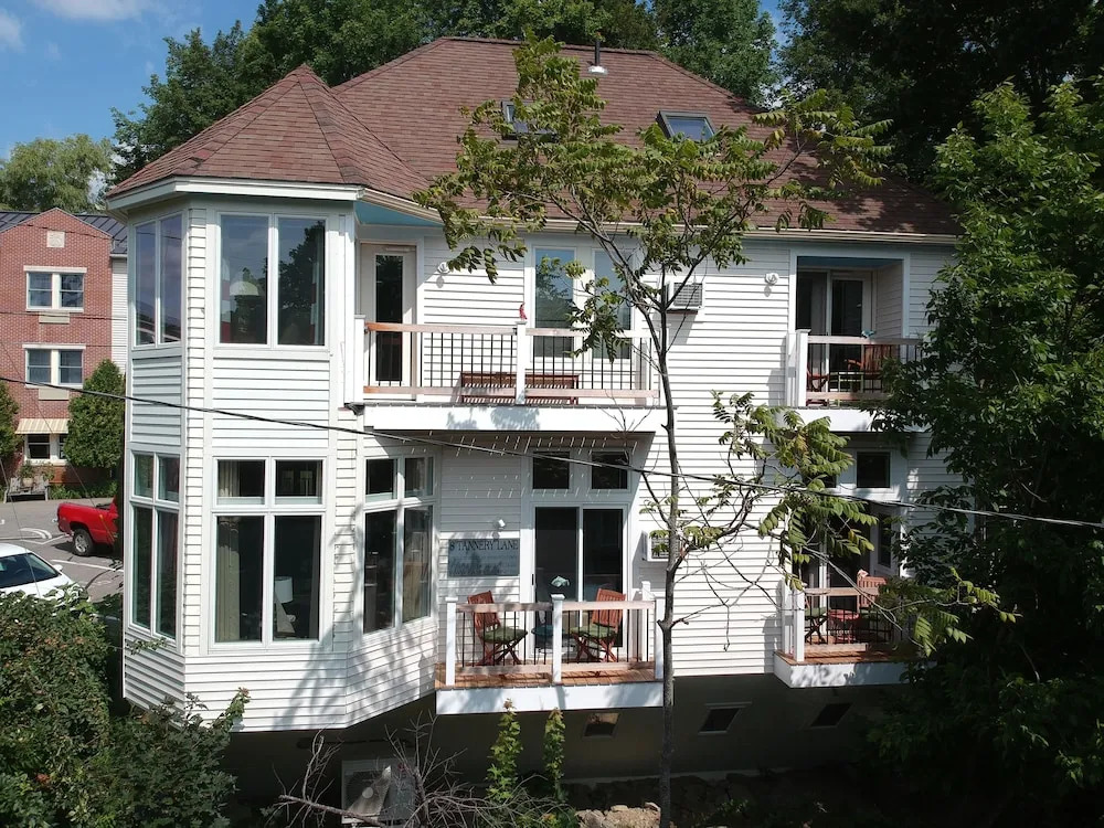 Camden Riverhouse Hotel and Inn