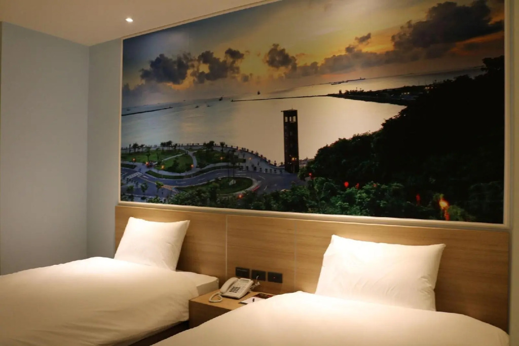 Chii Lih Hotel - Kaohsiung Love River
