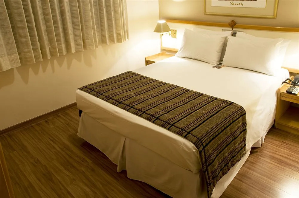 Bristol Golden Plaza Hotel