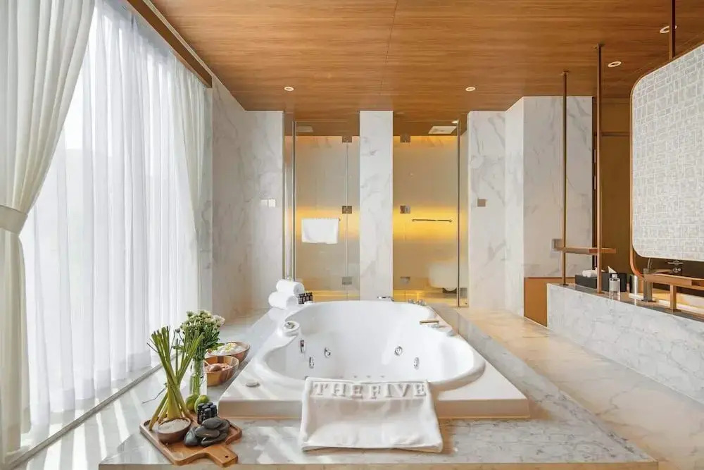 Beachfront Luxury Villa: Your Private Paradise