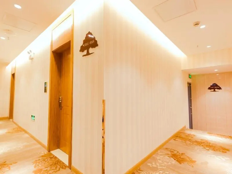 Greentree Inn Shanghai Caoan Road Textile Express Hotel
