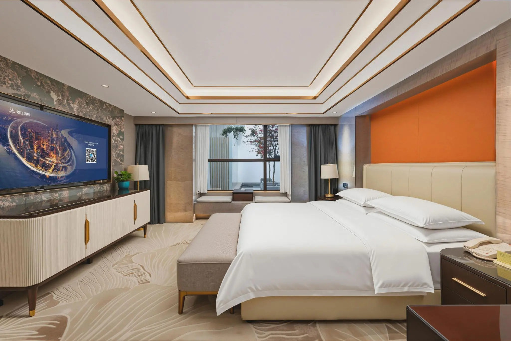 Vienna Hotel (Chuanxin Drum Tower Metro Station, Beijing Road)