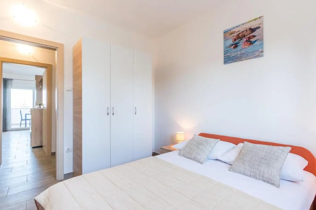 Pasko 3 modern furnished ap for 7