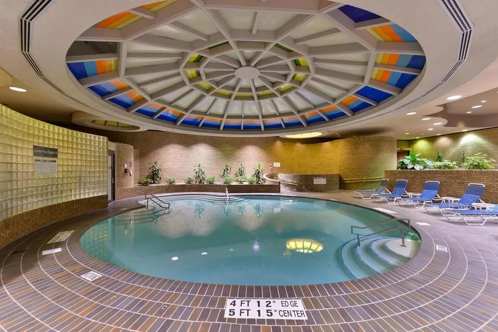 Edward Hotel & Convention Center