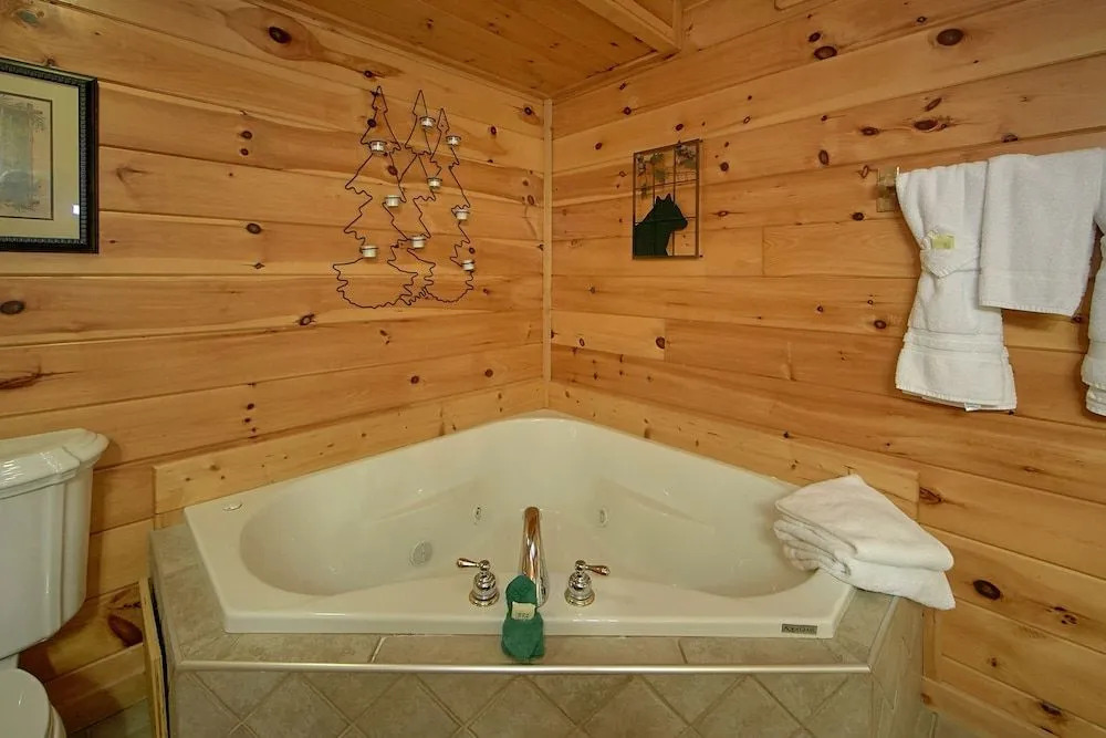 Boulder Bear Lodge 355 - Three Bedroom Cabin