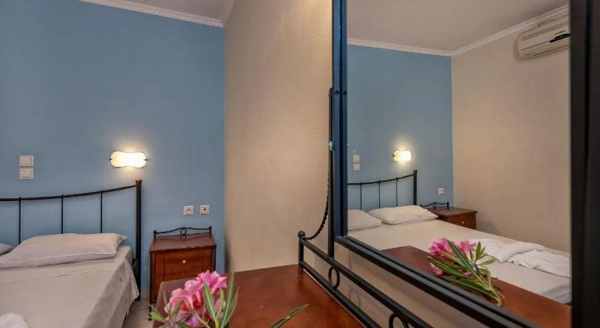 Tsiolis Studios & Apartments
