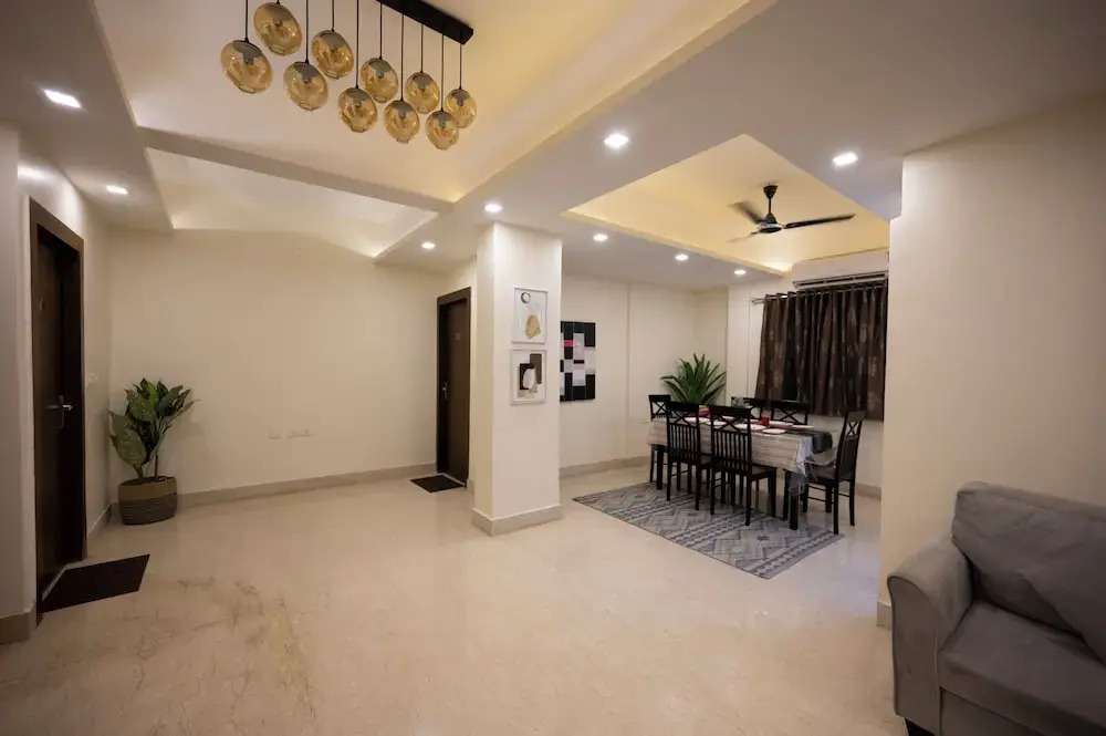 Lakeside Suites