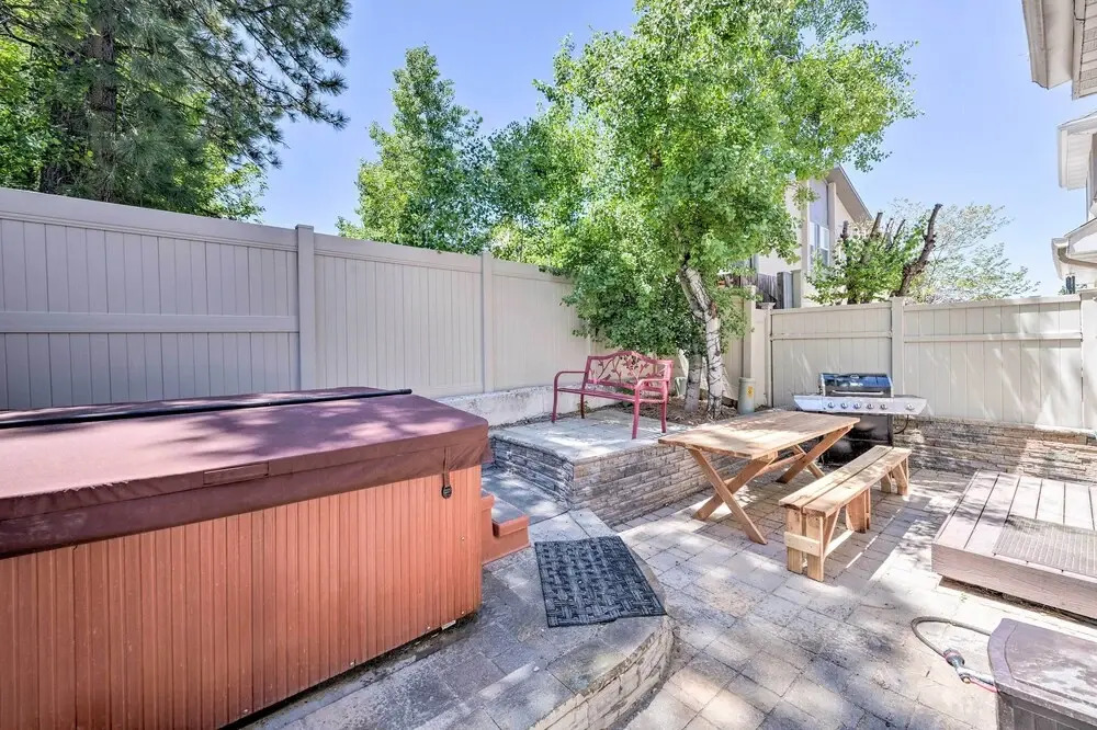 Wasatch R & R Townhome w/ Grill ~ 11 Mi to Alta!
