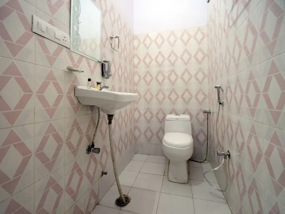 Royal Castillo By OYO Rooms