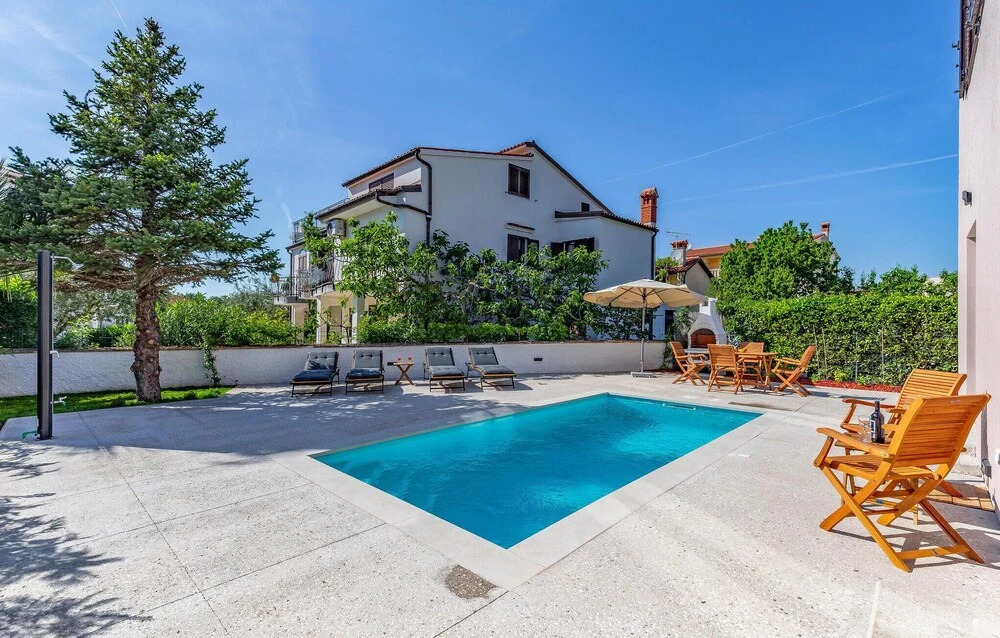 Awesome Apartment in Madulin With Outdoor Swimming Pool, Wifi and 2 Bedrooms