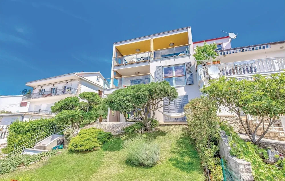 Awesome Home in Crikvenica With Wifi and 2 Bedrooms
