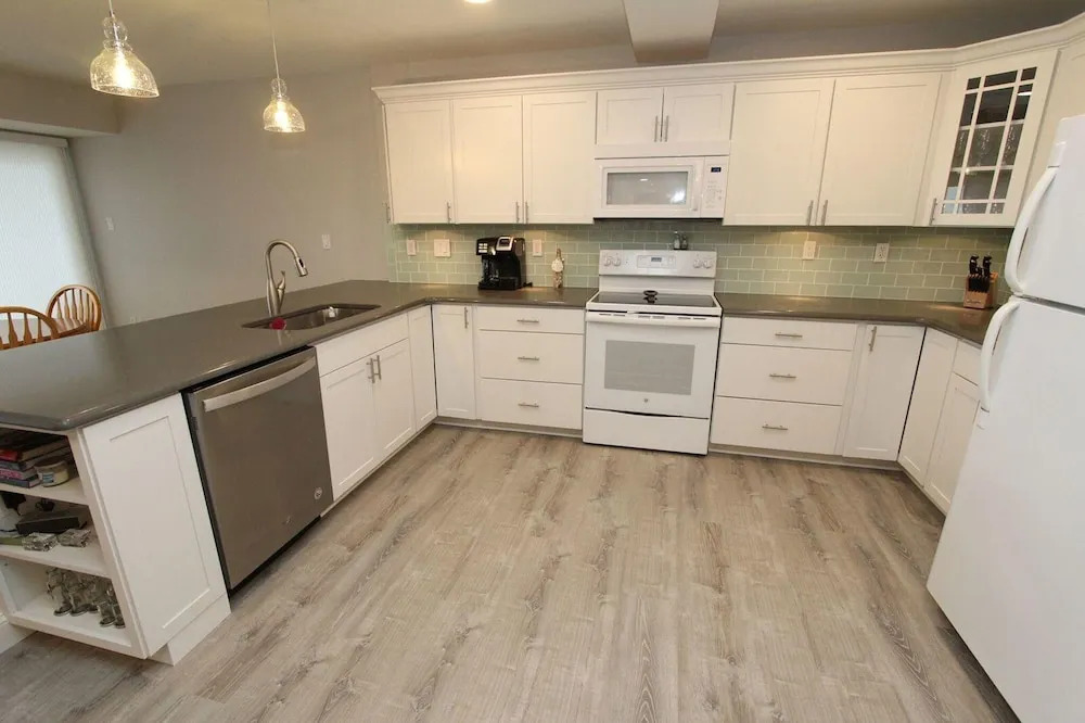 Henlopen Unit 417 by Long & Foster