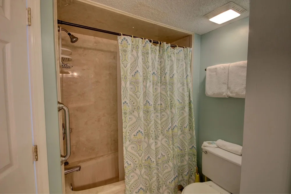 465 El Matador - One Bedroom - Condo