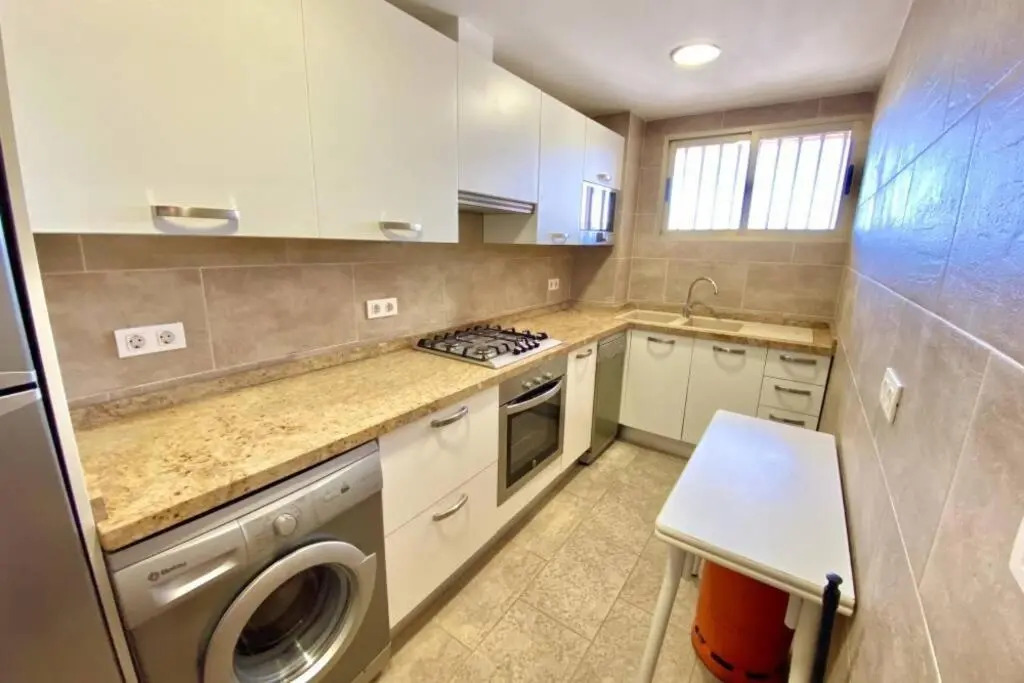 Leo piso 20 apartamento 4 pax Inmobiliaria Leo PLaya de San Juan