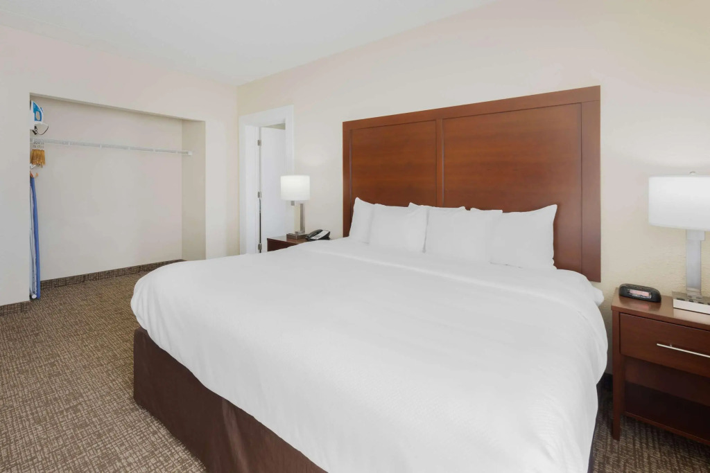 Comfort Inn & Suites Wichita Northeast