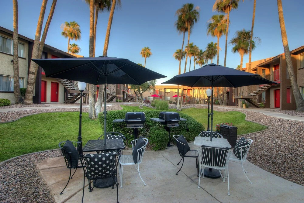 108 Fully Furnished 1BR Suite-Prime Location! by RedAwning