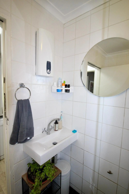 Tamboerskloof 2 bed apartment