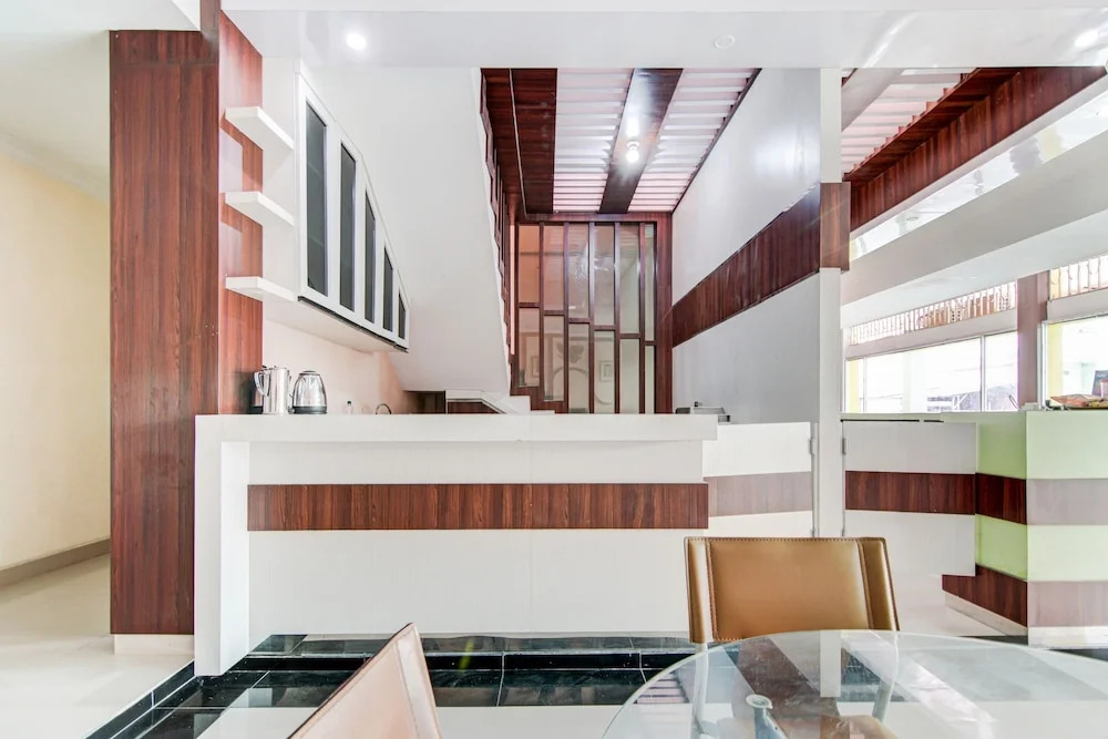 RedDoorz Hotel Baaraka near Living World