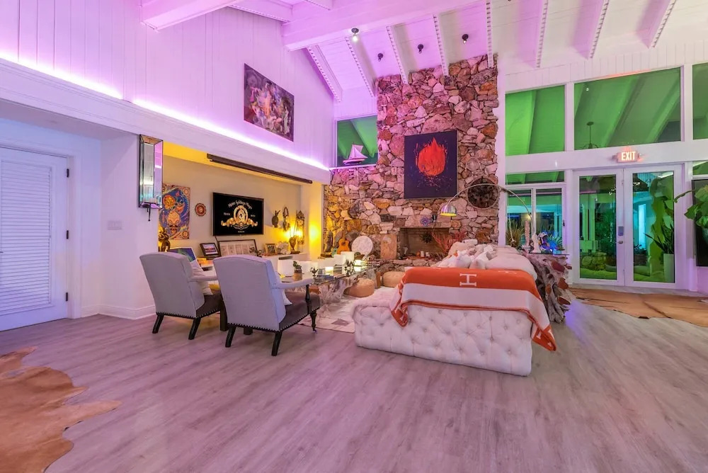 Villa Hashmi Luxury 5BD & 5BA Retreat on North Bay Island