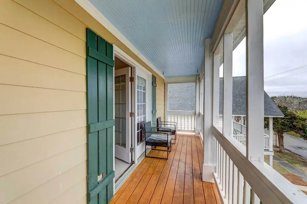 Beach, Pier Access! Pet-Friendly Crystal Coast Gem