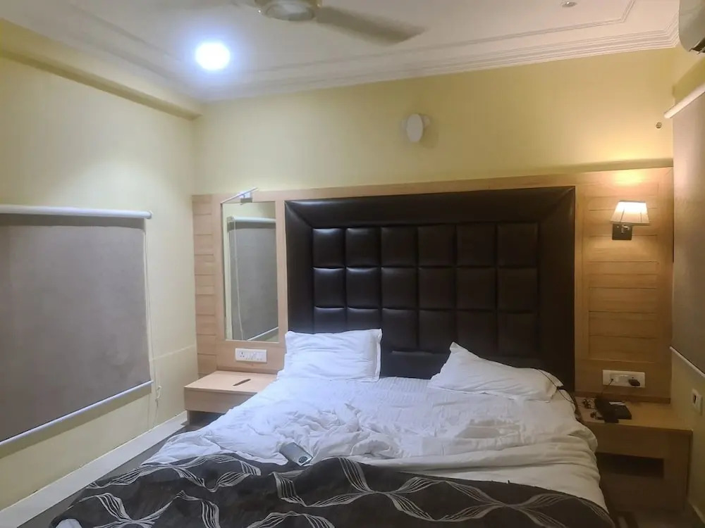 Motel New Milan, Muzaffarpur