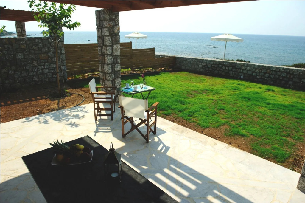 Alisahni Beachfront Villas