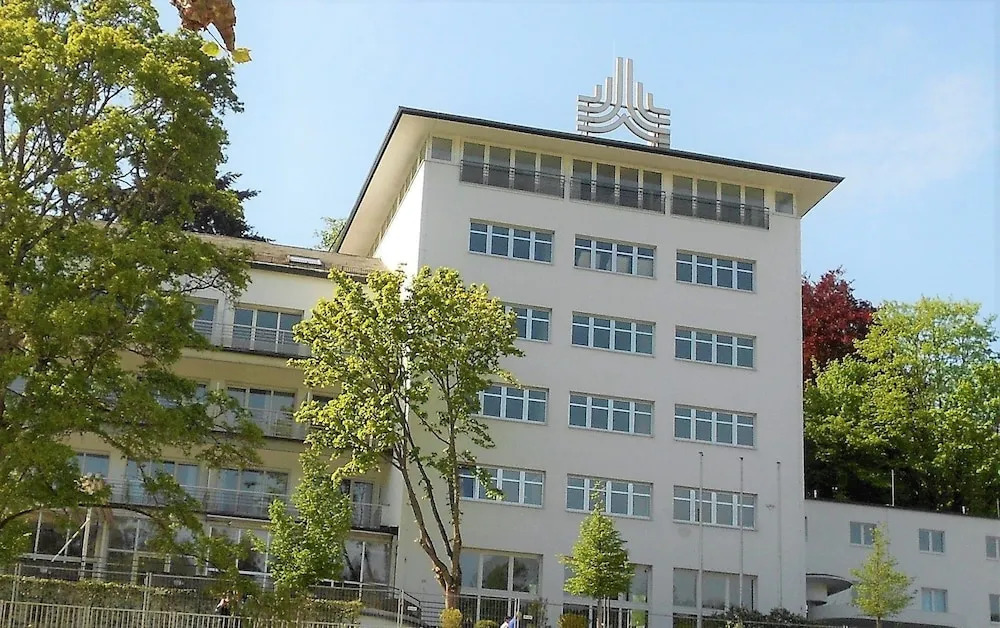 Eden Parc Hotel