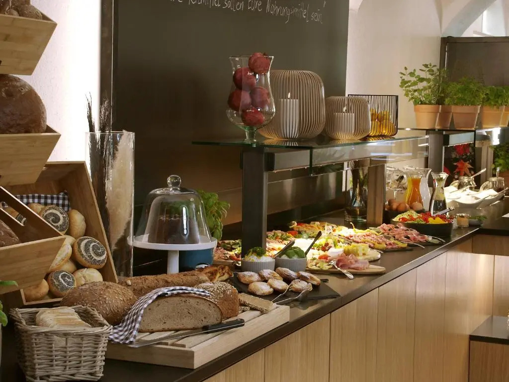 Hotel Restaurant Zum Goldenen Anker mit Hallenbad & Wellnessbereich