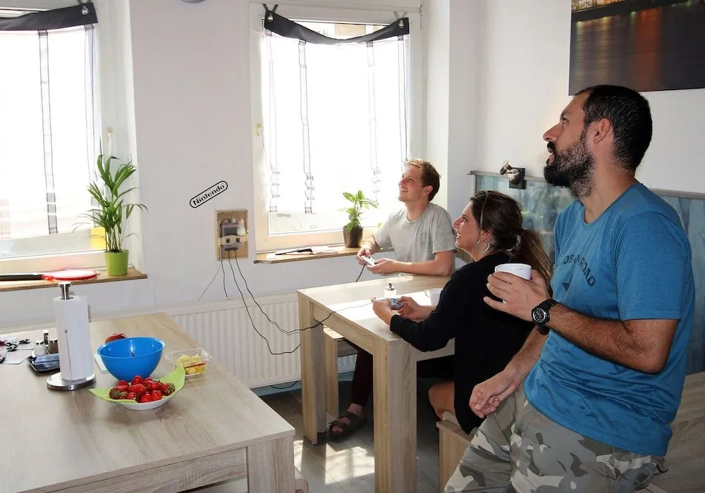 The Penny Pincher Inn - Hostel