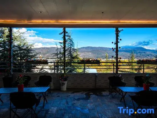 Youbai · Smart Luxury Vacation Homestay (Jianchuan Ancient Town)